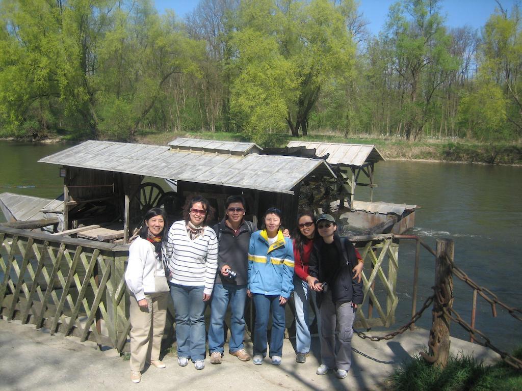 Tourist Farm Salamun Villa Banovci Luaran gambar